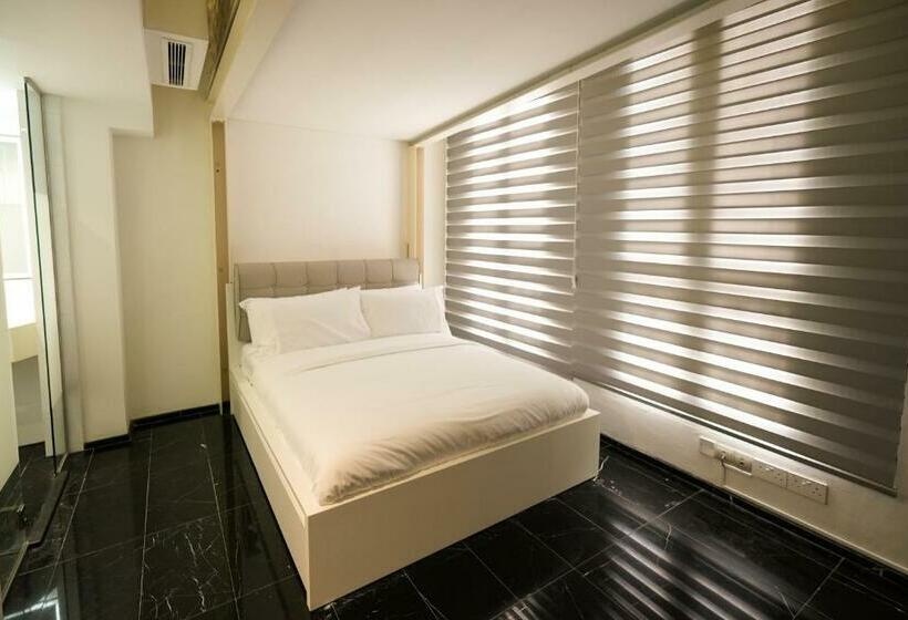 استودیوی استاندارد, D Nova Hotel Bugis