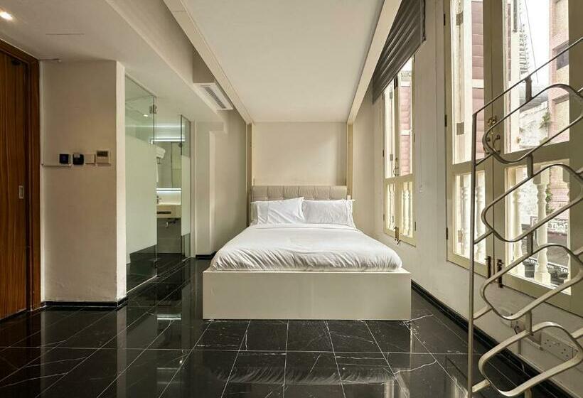 استودیوی استاندارد, D Nova Hotel Bugis