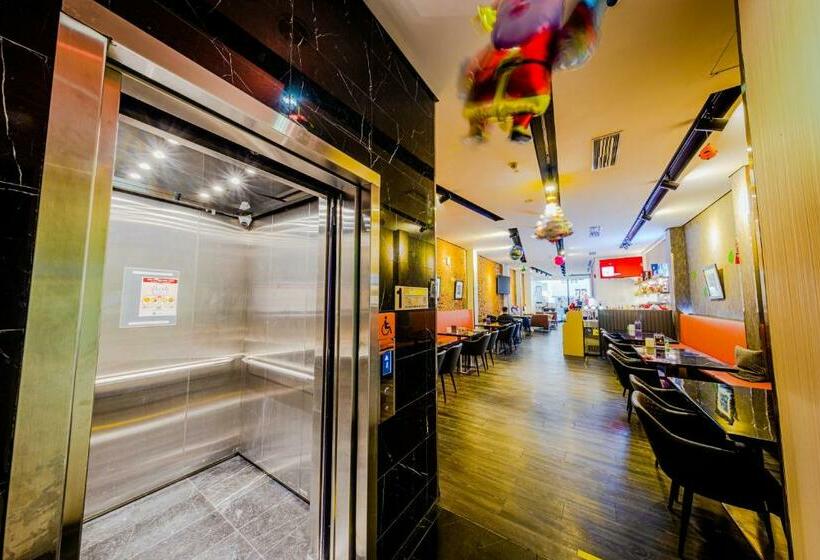 استودیوی استاندارد, D Nova Hotel Bugis