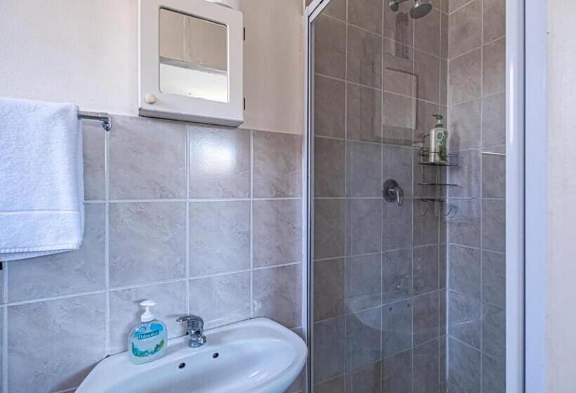 اتاق استاندارد, 5 Third Avenue Guesthouse