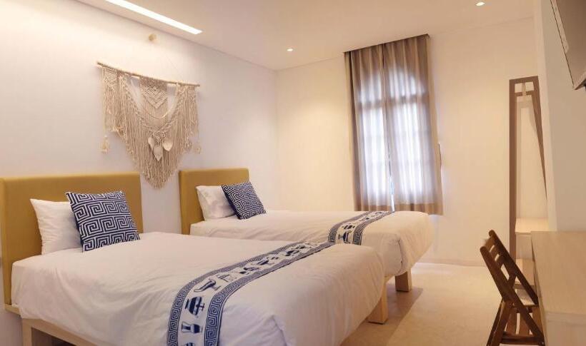 اتاق لوکس, Little Mykonos