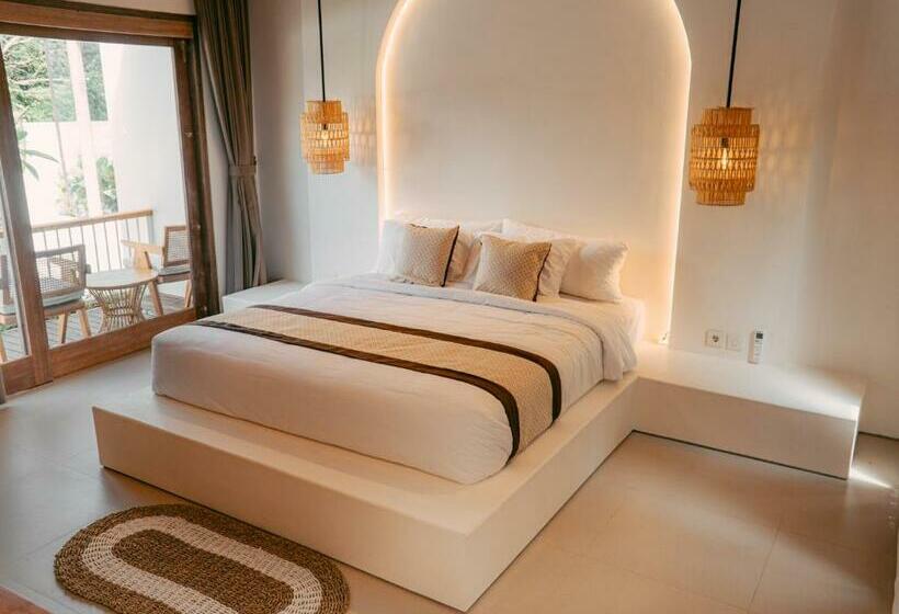 اتاق لوکس, Sanjula Uluwatu