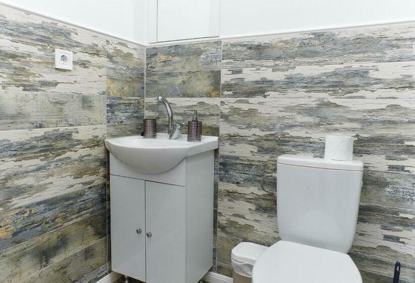 استودیوی لوکس, Bella House Apartaments