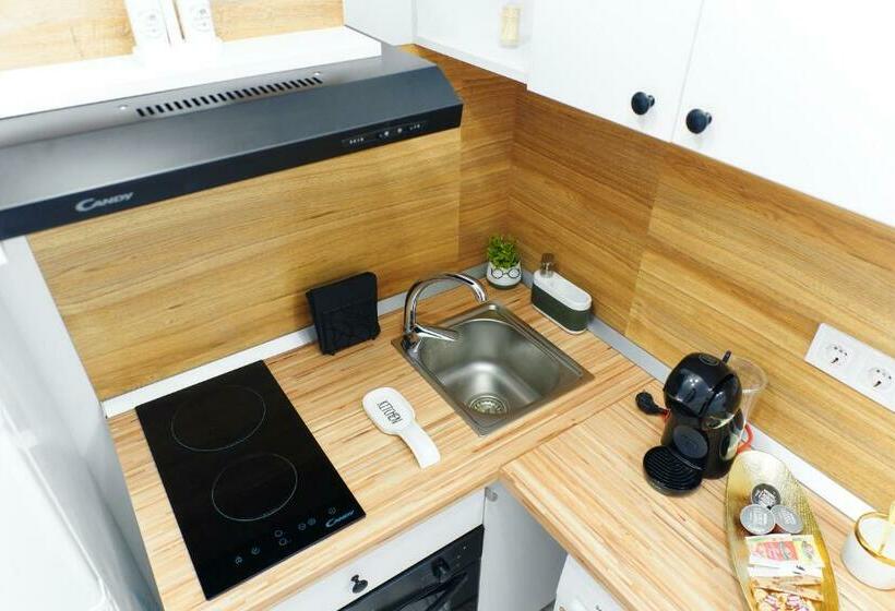 استودیوی لوکس, Bella House Apartaments