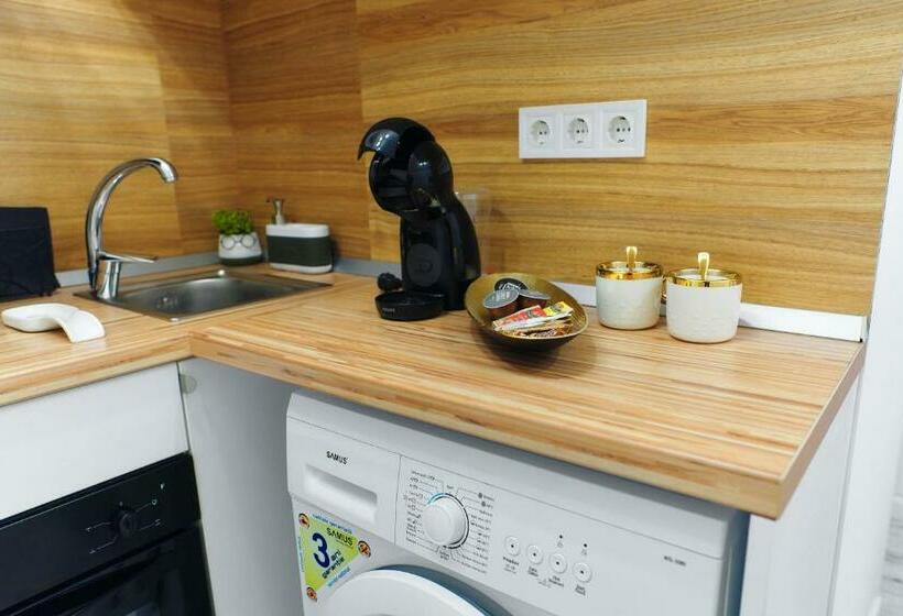 استودیوی لوکس, Bella House Apartaments