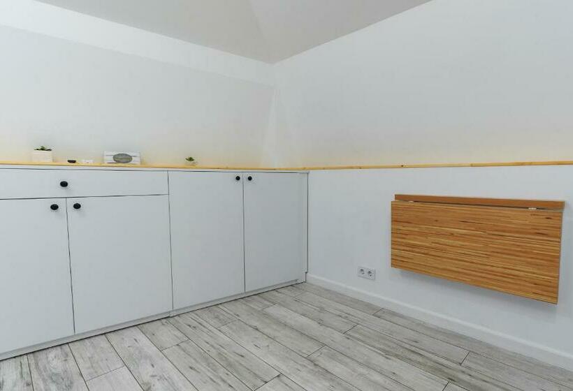 استودیوی لوکس, Bella House Apartaments