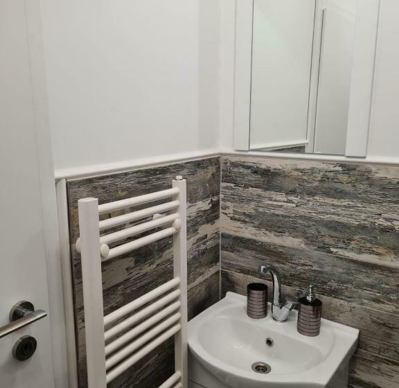 استودیوی استاندارد, Bella House Apartaments