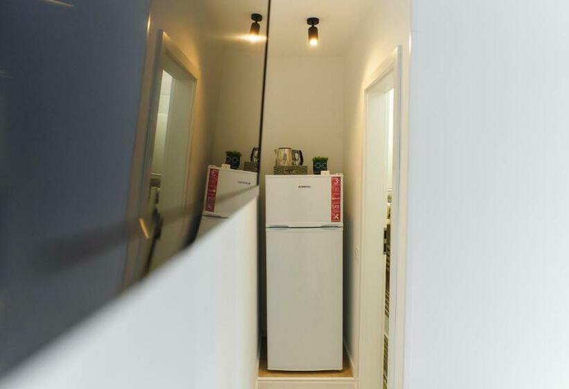 استودیوی استاندارد, Bella House Apartaments
