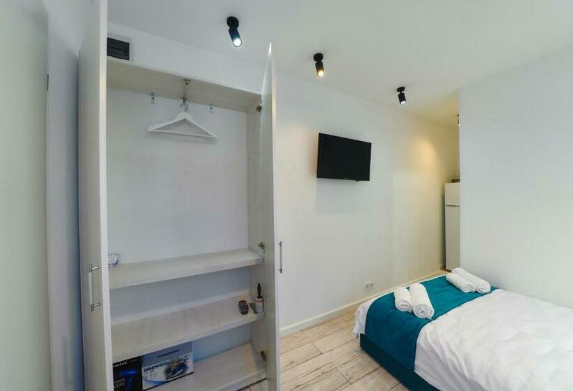 استودیوی استاندارد, Bella House Apartaments