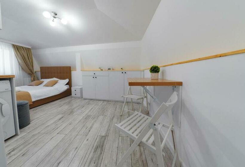 استودیوی لوکس, Bella House Apartaments