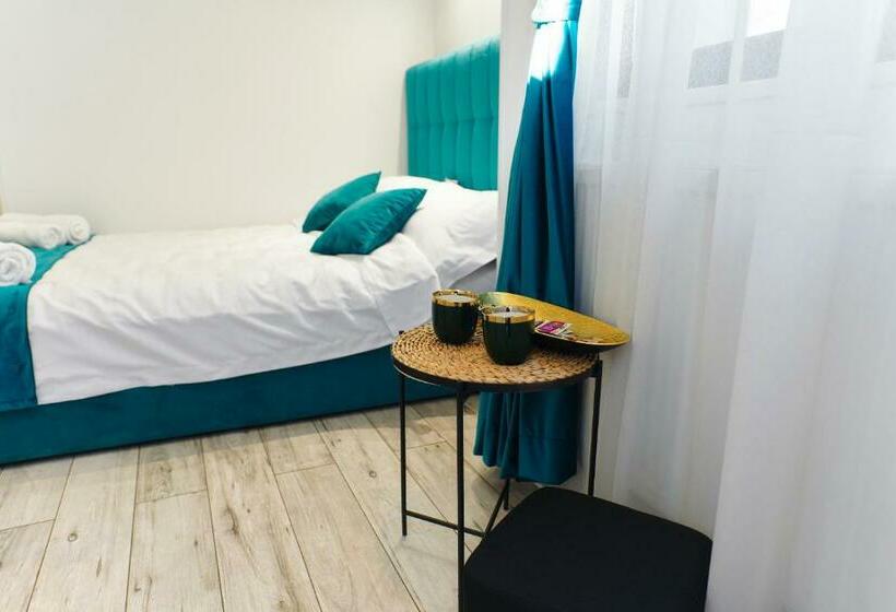 استودیوی استاندارد, Bella House Apartaments