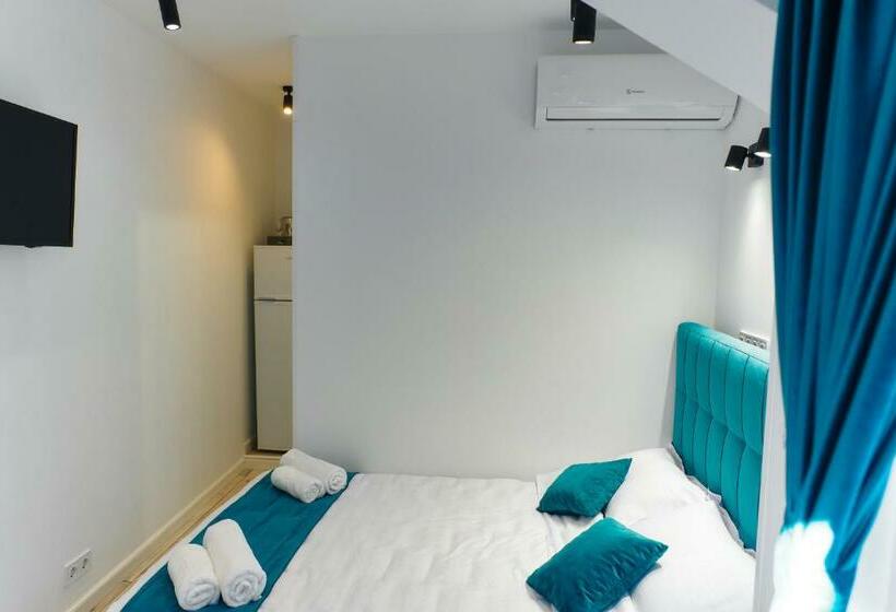 استودیوی استاندارد, Bella House Apartaments