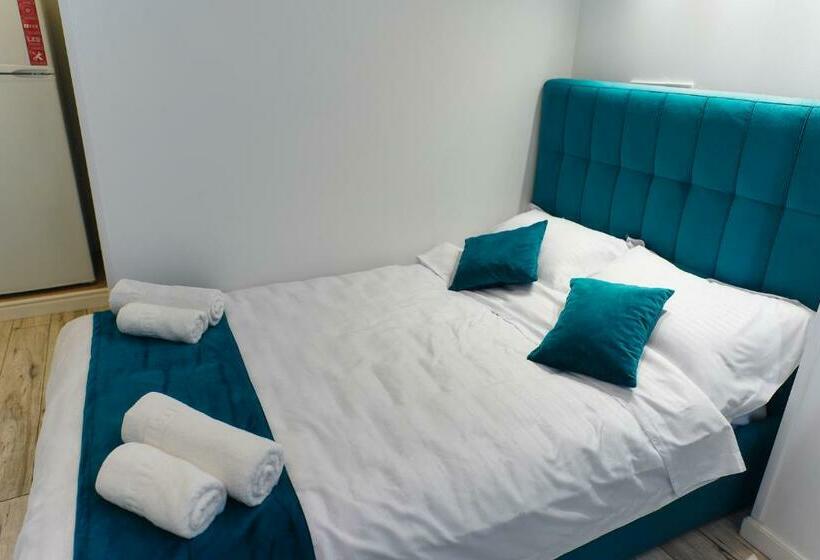 استودیوی استاندارد, Bella House Apartaments