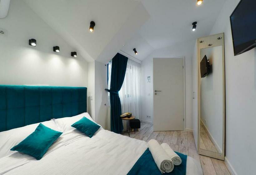 استودیوی استاندارد, Bella House Apartaments