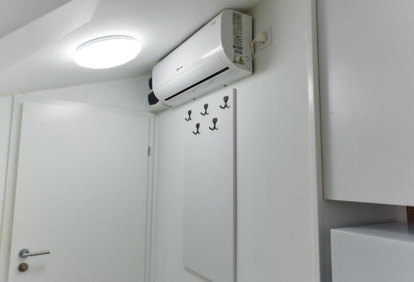 استودیوی لوکس, Bella House Apartaments