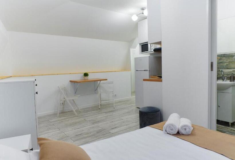 استودیوی لوکس, Bella House Apartaments