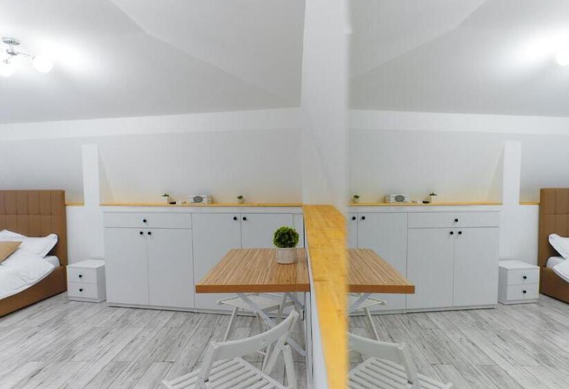 استودیوی لوکس, Bella House Apartaments