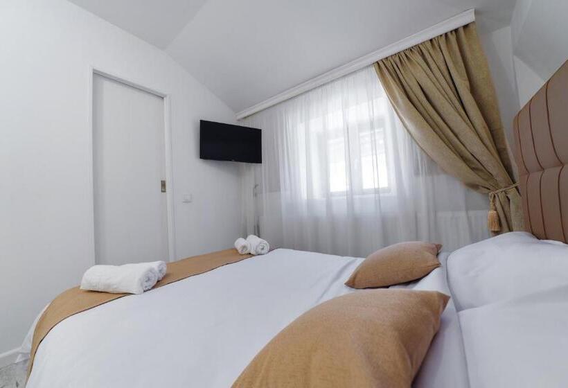 استودیوی لوکس, Bella House Apartaments