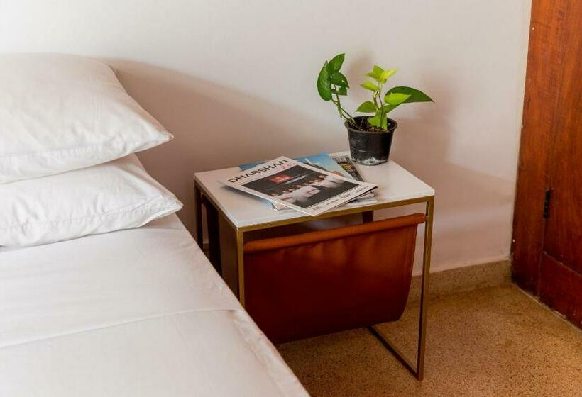 اتاق لوکس با بالکن, Greenscape Colombo