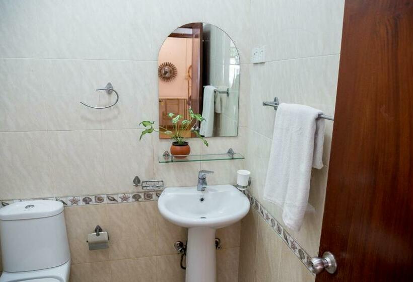 اتاق استاندارد با سرویس بهداشتی مشترک, Greenscape Colombo