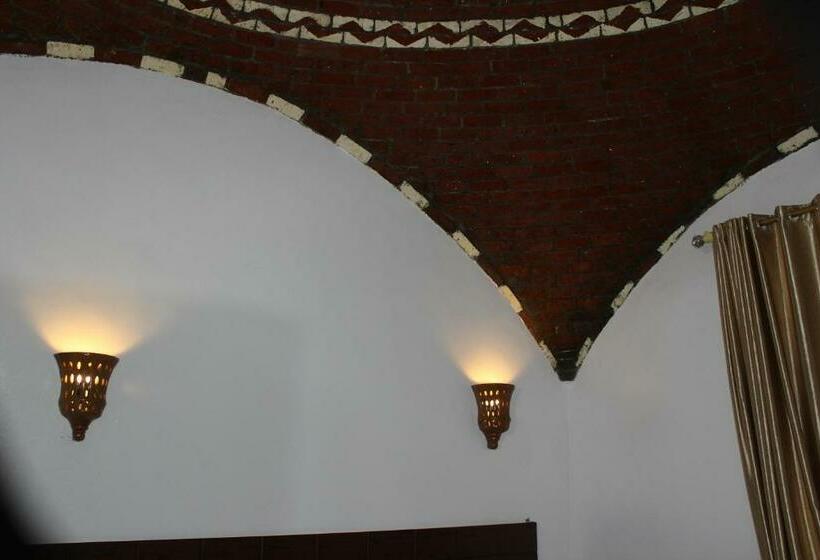 اتاق استاندارد سه نفره, Nile View Guest House