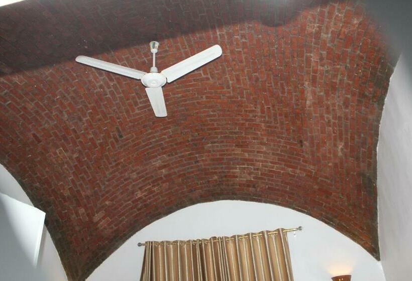 اتاق استاندارد سه نفره, Nile View Guest House