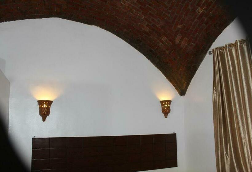 اتاق استاندارد سه نفره, Nile View Guest House