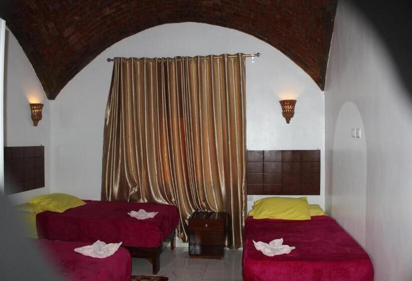 اتاق استاندارد سه نفره, Nile View Guest House