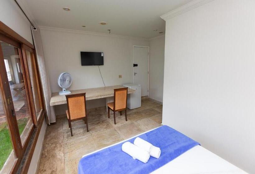 Suite with lake view, Pousada Wafeh Pampulha Suítes