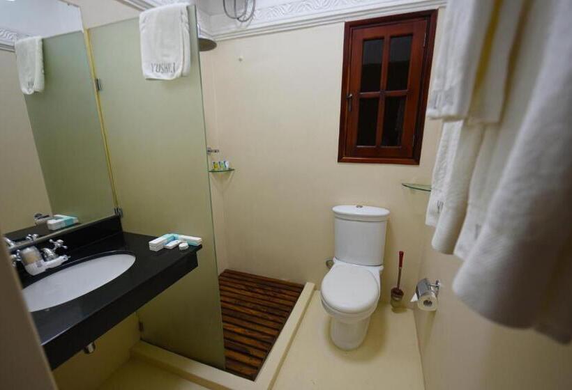 اتاق سوپریور, Yushili Hotel Kampala