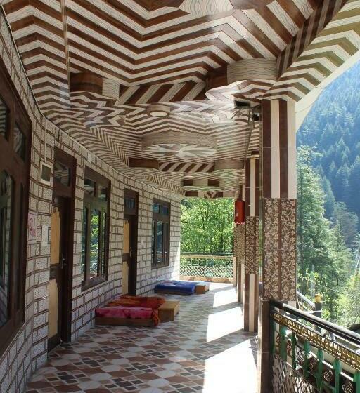 اتاق استاندارد با چشم‌انداز کوهستان, Pineview Cafe