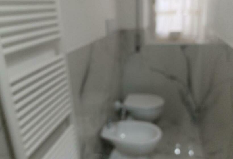 اتاق استاندارد با سرویس بهداشتی مشترک, Home Sweet Home 3   Affittacamere Lucca