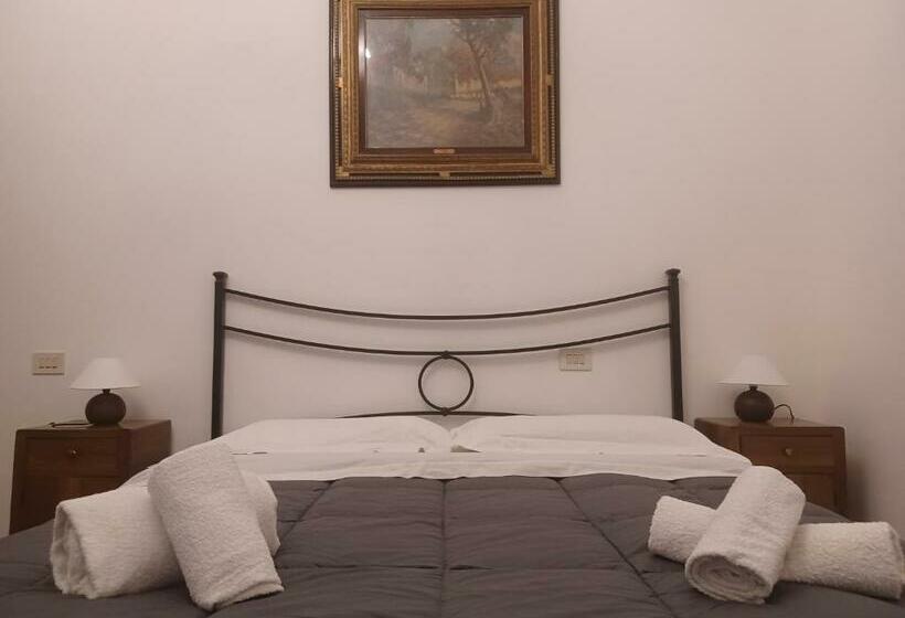اتاق استاندارد سه نفره, Home Sweet Home 3   Affittacamere Lucca