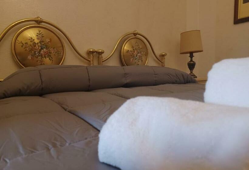 اتاق استاندارد با سرویس بهداشتی مشترک, Home Sweet Home 3   Affittacamere Lucca