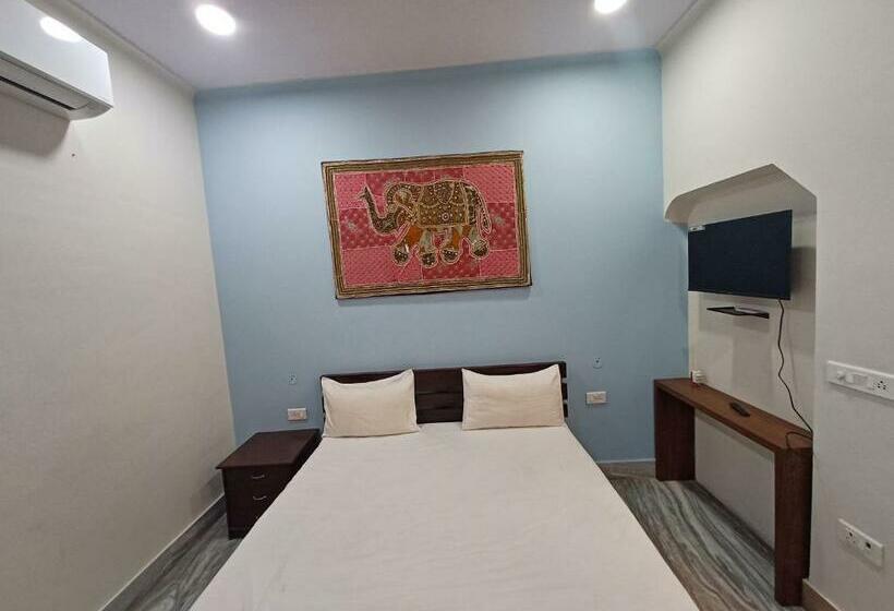 Delüks Oda, Natraj Palace