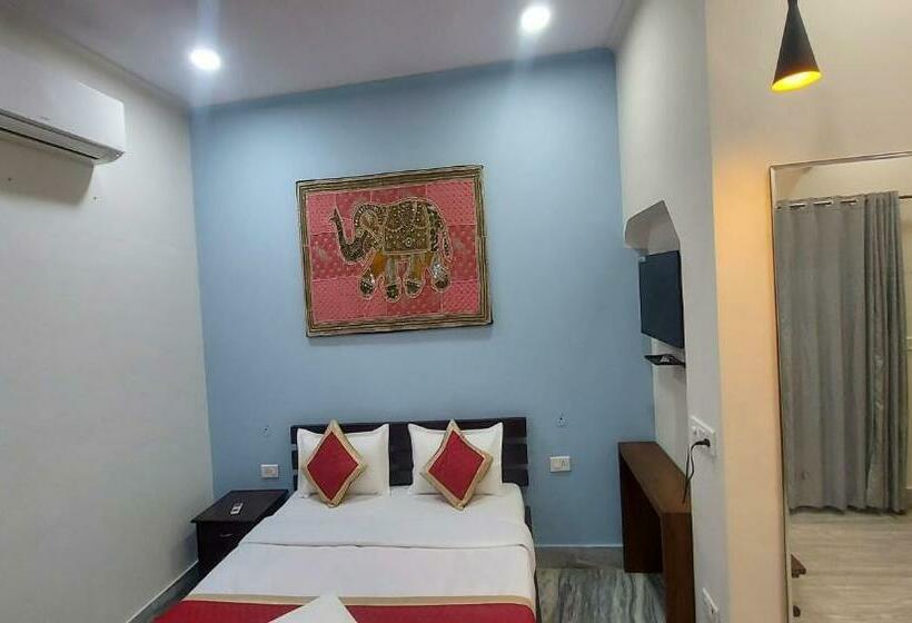 Delüks Oda, Natraj Palace