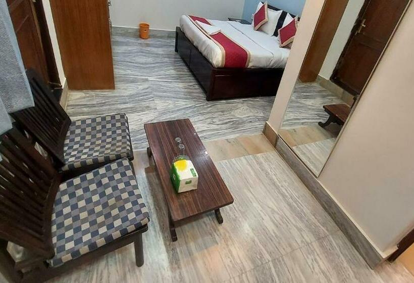 Üç Kişilik Standart Oda, Natraj Palace