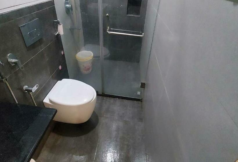 Üç Kişilik Standart Oda, Natraj Palace