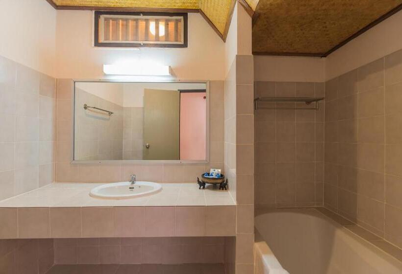 اتاق خانوادگی, Coral Hotel Bangsaphan
