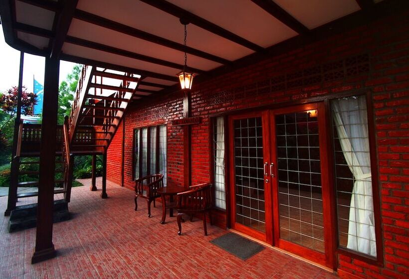 ویلای 4 خوابه, Jambuluwuk Convention Hall & Resort Puncak