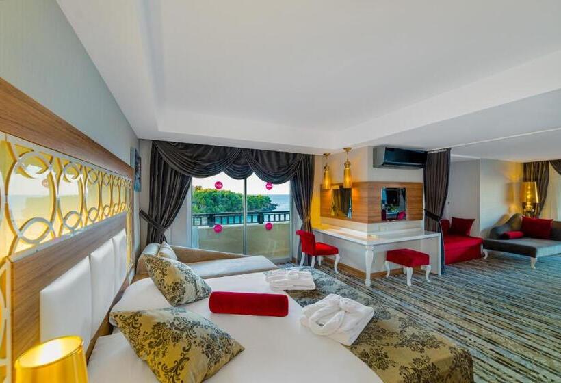 سوییت خانوادگی, Justiniano Deluxe Resort