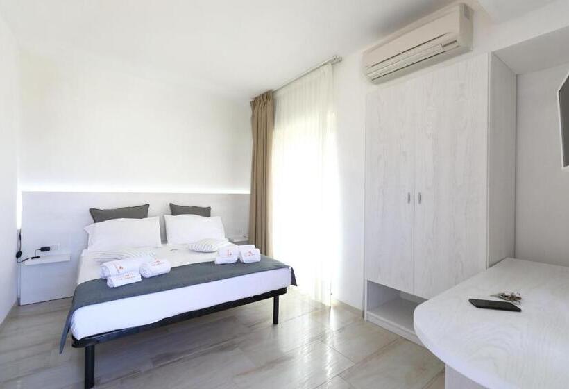 اتاق استاندارد, L' Arcobaleno Resort