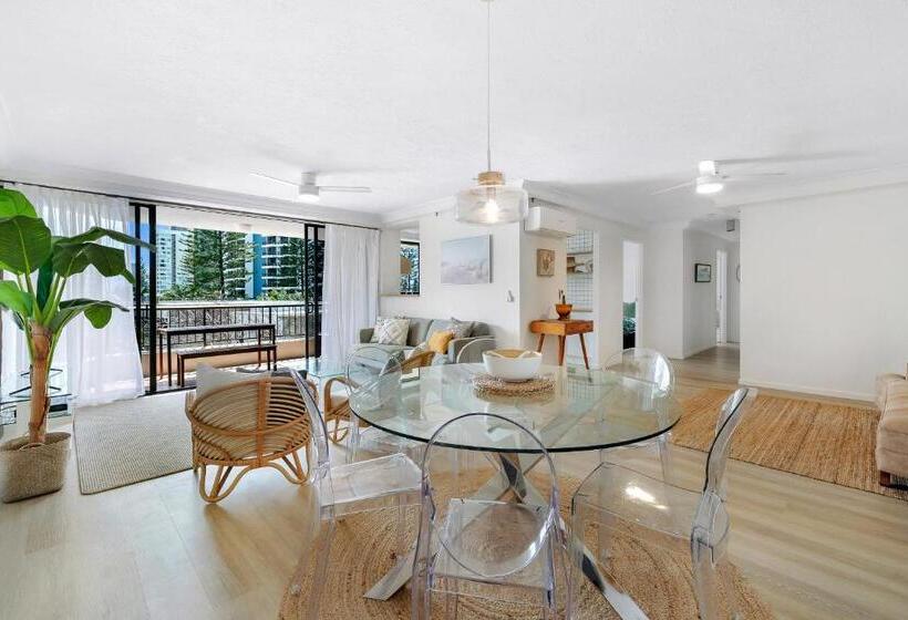 2 Bedroom Apartment Garden View, Surfers Century Oceanside Apartments