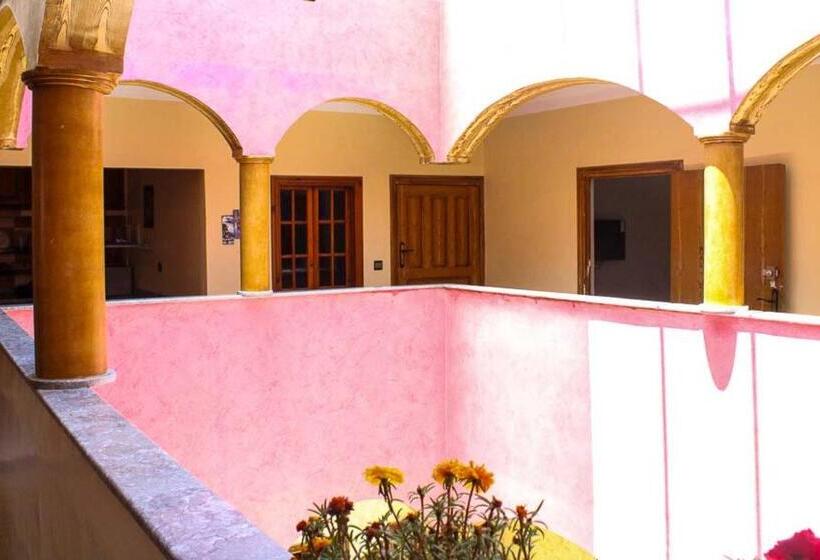 اتاق لوکس, Akwaba Lodge