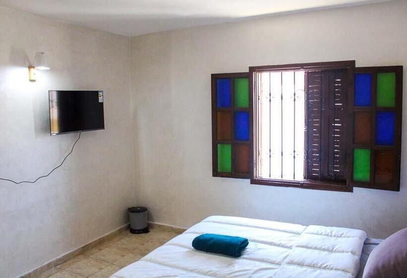 اتاق لوکس, Akwaba Lodge