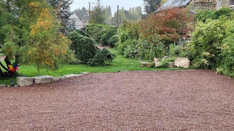 اتاق خانوادگی با چشم‌انداز باغ, Au Nid Des Champs, Agréable Chambre D Hôtes, Proche De Chartres
