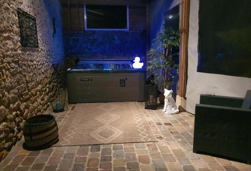 اتاق خانوادگی با چشم‌انداز باغ, Au Nid Des Champs, Agréable Chambre D Hôtes, Proche De Chartres