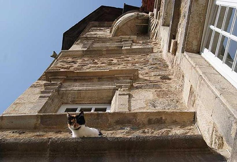 اتاق استاندارد چهار تخته, Maison Au Loup   Superbe Ancien Hotel Particulier Du Xvie Siècle Au Cœur De La Vieille Ville Du Puy