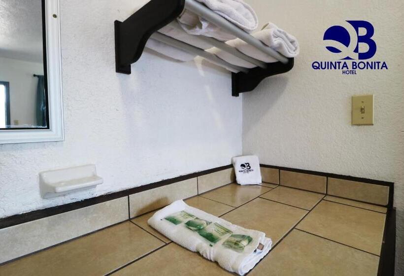 سوییت جونیور, La Quinta Bonita