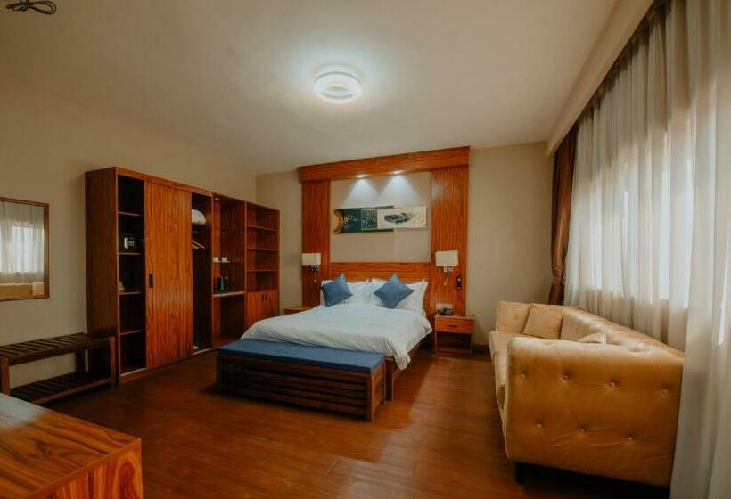 سوییت, Atmosphere Hotel & Spa